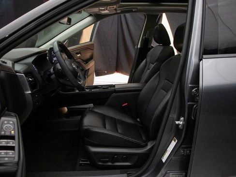 Used 2023 Nissan Rogue SL w/ SL Premium Package image 28