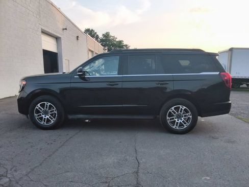 Used 2025 Ford Expedition Active RWD image 7