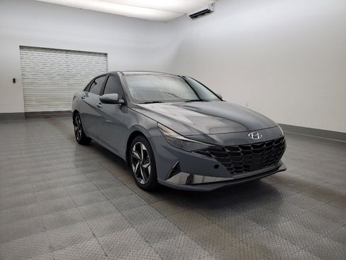 Used 2022 Hyundai Elantra Limited FWD image 13