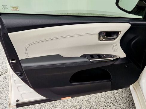 Used 2018 Toyota Avalon Limited FWD image 10