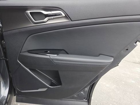 Used 2024 Kia Sportage EX image 25