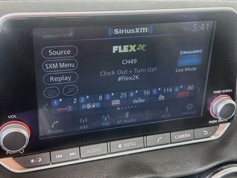 Used 2024 Nissan Sentra SV FWD image 19
