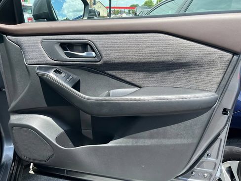 Used 2022 Nissan Rogue SV FWD image 31