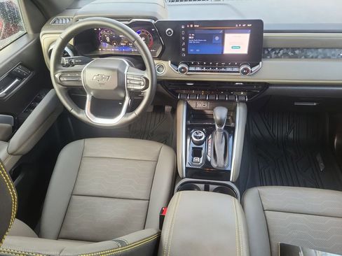 Used 2025 Chevrolet Colorado ZR2 image 11