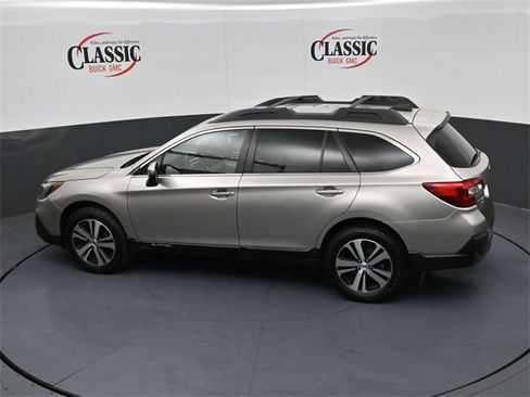 Used 2018 Subaru Outback 2.5i Limited image 15