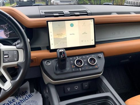 Certified 2023 Land Rover Defender 110 SE AWD/4WD image 6
