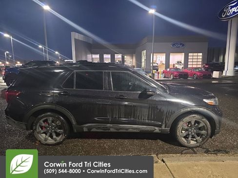 Used 2020 Ford Explorer ST w/ ST Street Pack image 3