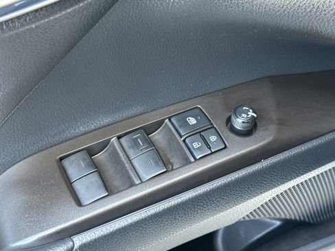 Used 2022 Toyota Camry SE FWD image 13