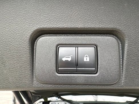 Used 2023 Nissan Rogue SL AWD/4WD image 42