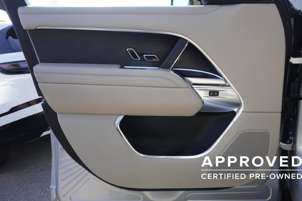 Used 2023 Land Rover Range Rover SE AWD/4WD image 17