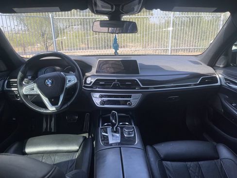 Used 2019 BMW 750i xDrive w/ M Sport Package AWD/4WD image 5