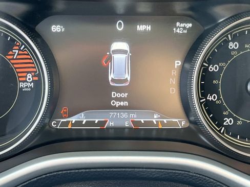 Used 2018 Jeep Cherokee Limited w/ Luxury Group image 28