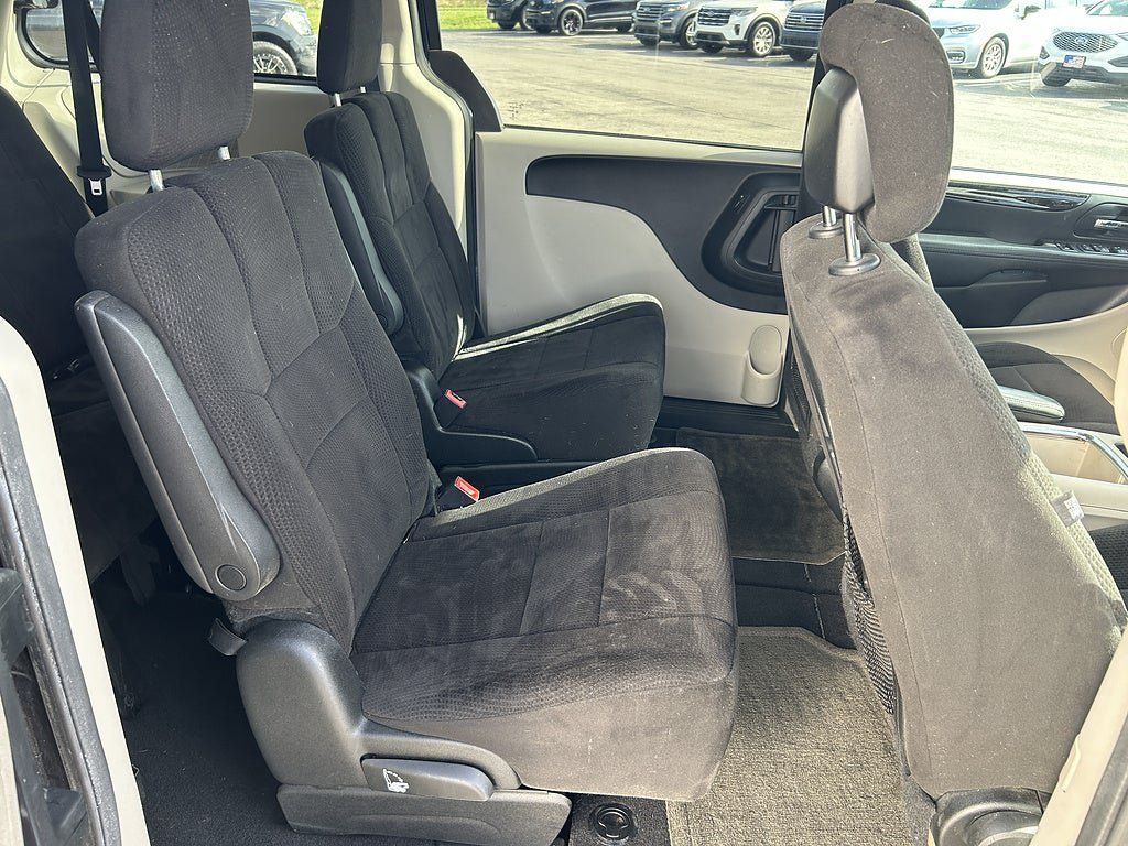 Used 2013 Dodge Grand Caravan SXT w/ Rear Park Assist Pkg FWD image 18