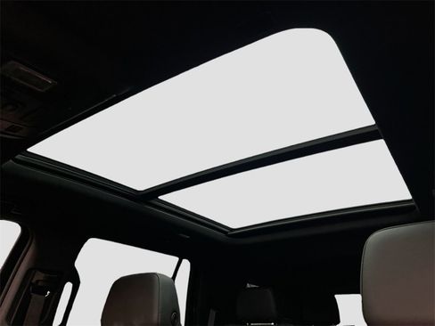 Used 2021 Chevrolet Tahoe Z71 w/ Z71 Signature Package image 21