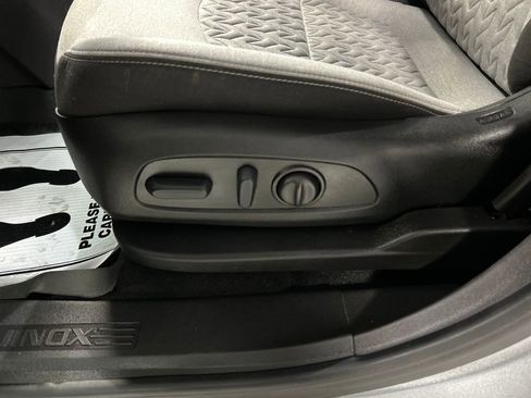 Used 2023 Chevrolet Equinox LS w/ LS Convenience Package image 13