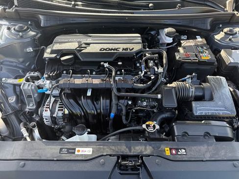 Used 2025 Hyundai Elantra Sport FWD image 23