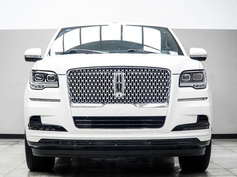 Used 2023 Lincoln Navigator Reserve AWD/4WD image 7