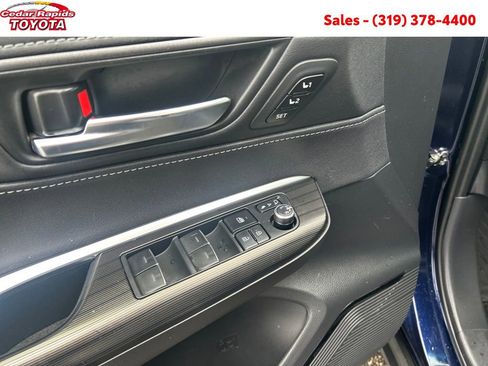 Certified 2021 Toyota Venza XLE w/ Softex Package image 13