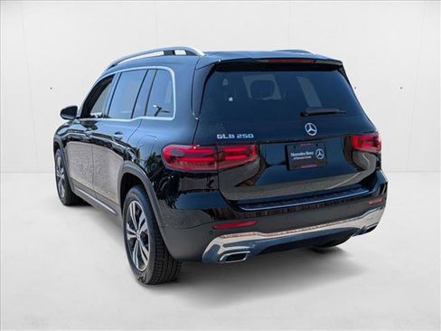 New 2025 Mercedes-Benz GLB 250 image 8