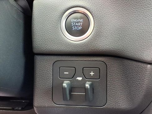 Used 2024 Toyota Tundra Limited AWD/4WD image 27