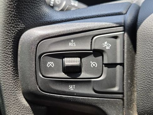 Used 2022 Chevrolet Silverado 1500 Custom AWD/4WD image 23