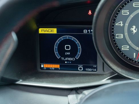 Used 2018 Ferrari 488 GTB RWD image 41