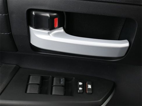 Used 2016 Toyota Tundra Limited image 12