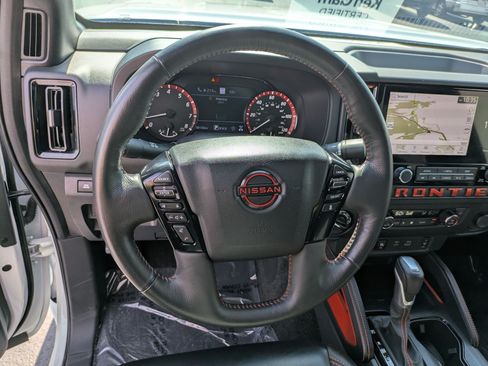 Used 2025 Nissan Frontier PRO-4X w/ Pro Premium Package AWD/4WD image 17
