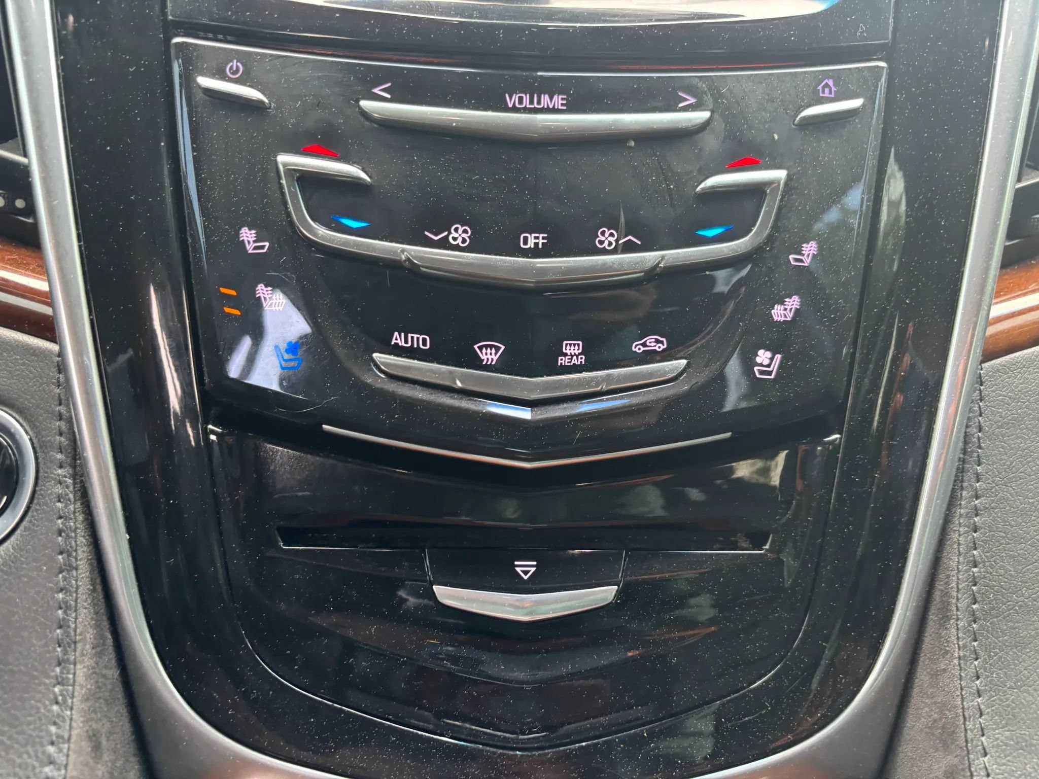 Used 2019 Cadillac Escalade ESV 2WD image 26
