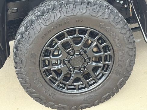 Used 2025 Toyota Tundra SR5 AWD/4WD image 11