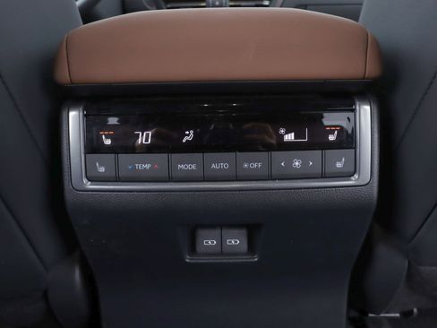 Used 2025 Lexus GX 550 GX 550 Premium+ w/ Accessory Package (Z1) image 25