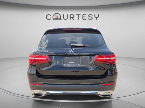 Used 2018 Mercedes-Benz GLC 300 image 4