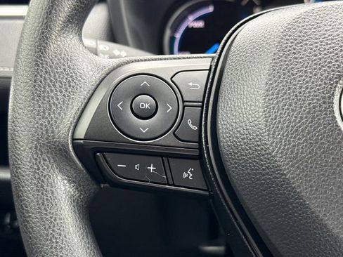 Used 2025 Toyota RAV4 LE image 28