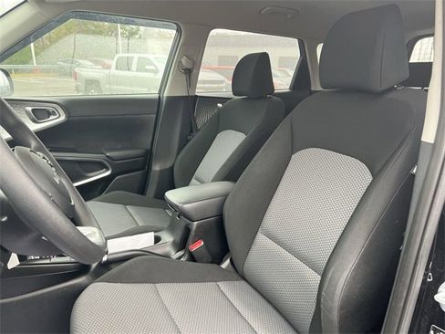 Certified 2022 Kia Soul LX image 11