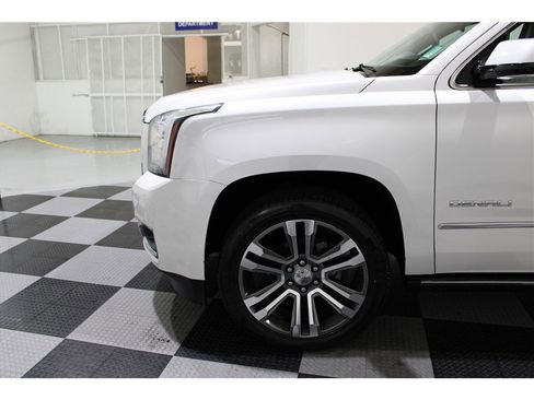 Used 2018 GMC Yukon XL Denali w/ Denali Ultimate Package image 9