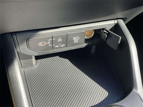New 2025 Kia K4 LXS image 34