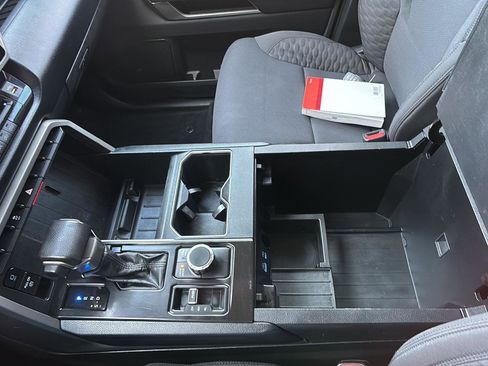 Used 2022 Toyota Tundra SR5 image 31