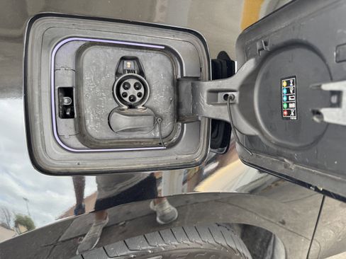 Used 2017 BMW i3 w/ Range Extender image 26