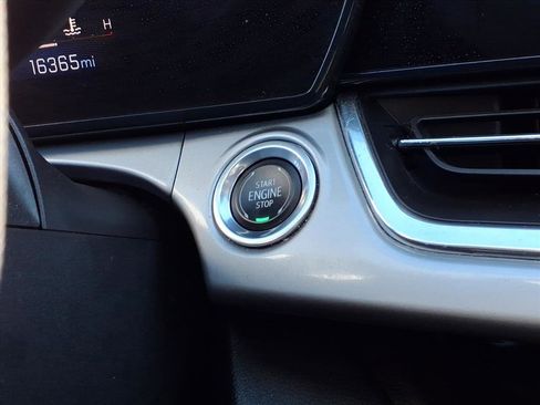 Used 2024 Chevrolet Trax LT image 18