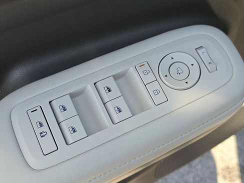 Used 2025 Hyundai Santa Fe Calligraphy AWD/4WD image 22