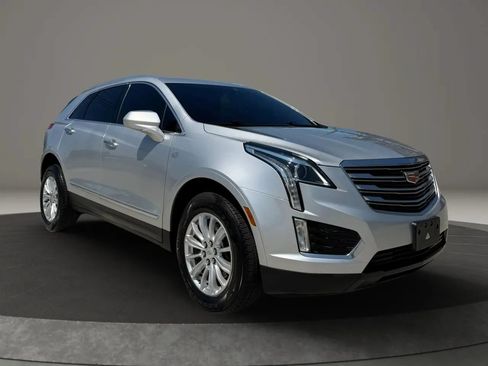 Used 2018 Cadillac XT5 FWD image 1