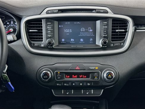 Used 2019 Kia Sorento AWD w/ LX Convenience Package image 23