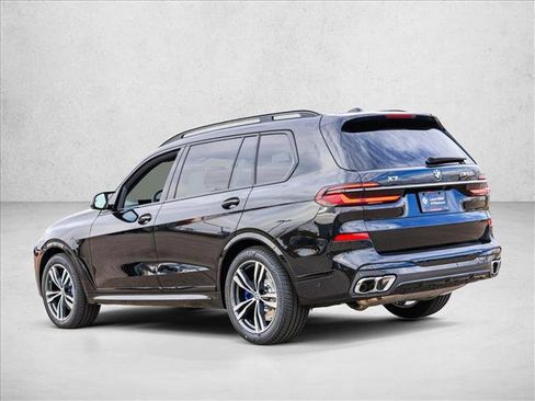 Used 2025 BMW X7 M60i AWD/4WD image 7