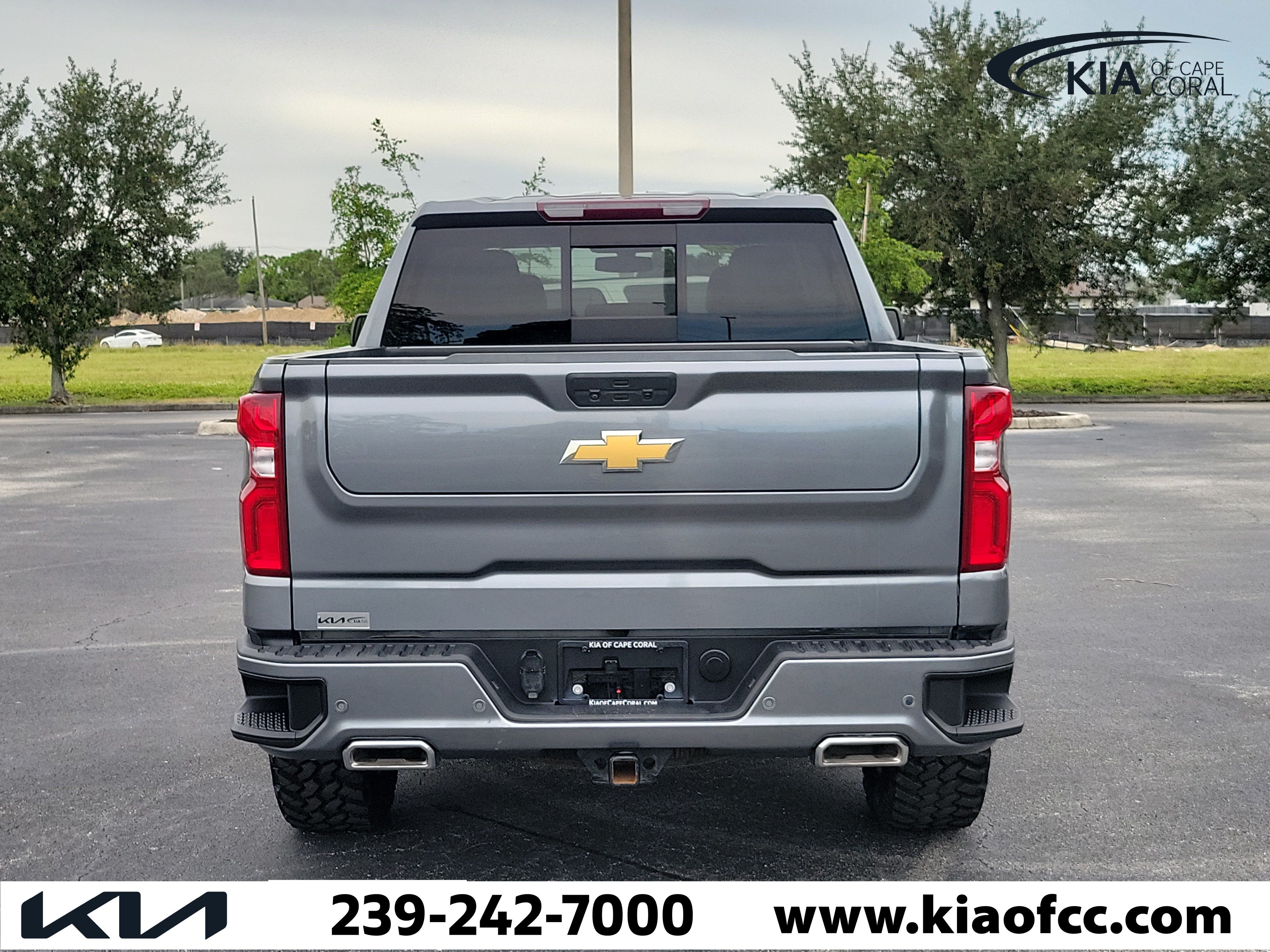 Used 2022 Chevrolet Silverado 1500 High Country w/ Z71 Off-Road Package AWD/4WD image 5