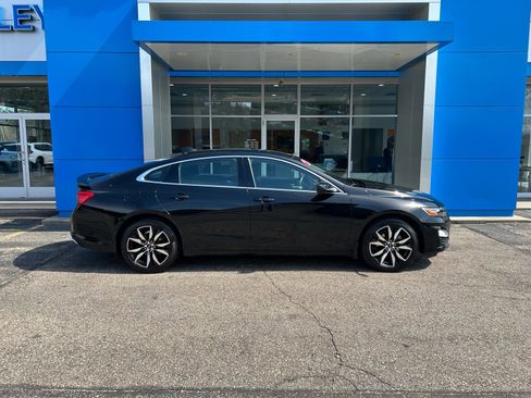 Used 2021 Chevrolet Malibu RS image 2