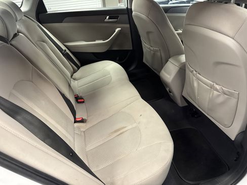 Used 2017 Hyundai Sonata SE image 12