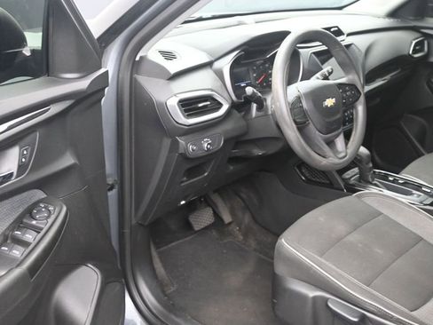 Used 2021 Chevrolet TrailBlazer LS FWD image 10