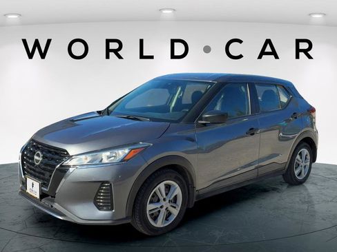Used 2022 Nissan Kicks S FWD image 3