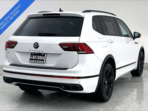 Used 2024 Volkswagen Tiguan SE R-Line FWD image 2