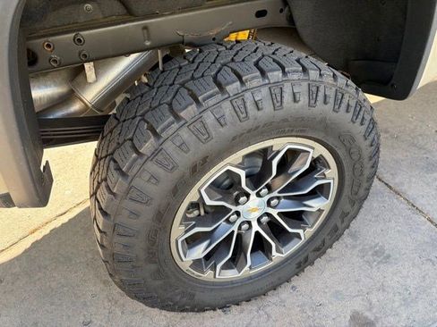 Used 2022 Chevrolet Colorado ZR2 AWD/4WD image 16